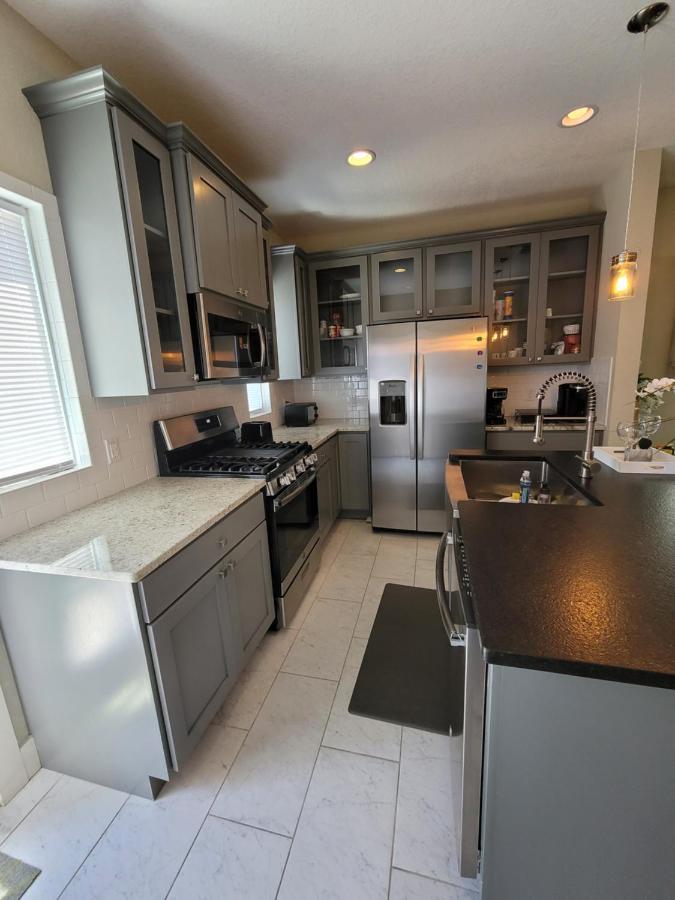Spacious Townhouse Minutes From Downtown Sa. Сан Антонио Екстериор снимка